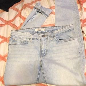 Levi’s 711 Skinny
